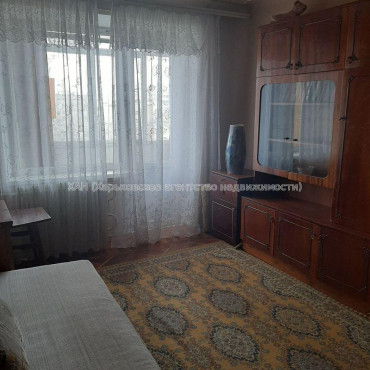 Продам квартиру, Защитников Неба ул. , 1 кім., 39.80 м², советский ремонт 