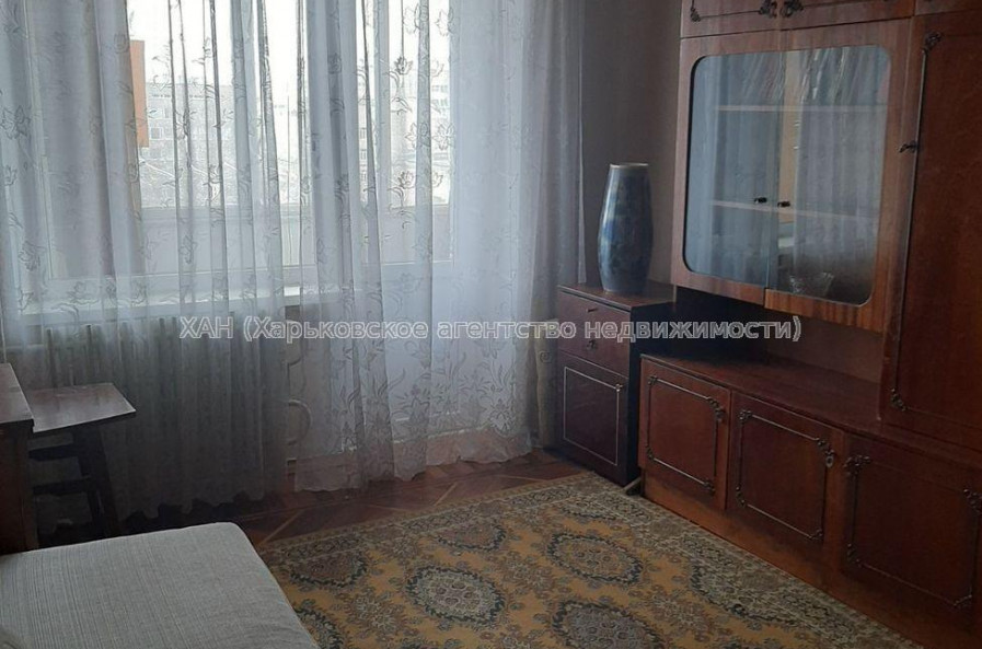 Продам квартиру, Защитников Неба ул. , 1 кім., 39.80 м², советский ремонт 