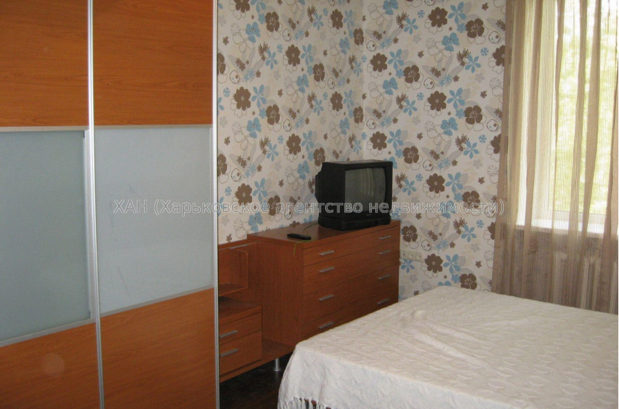 Продам квартиру, Дудинской ул. , 3 кім., 57.40 м², капитальный ремонт 