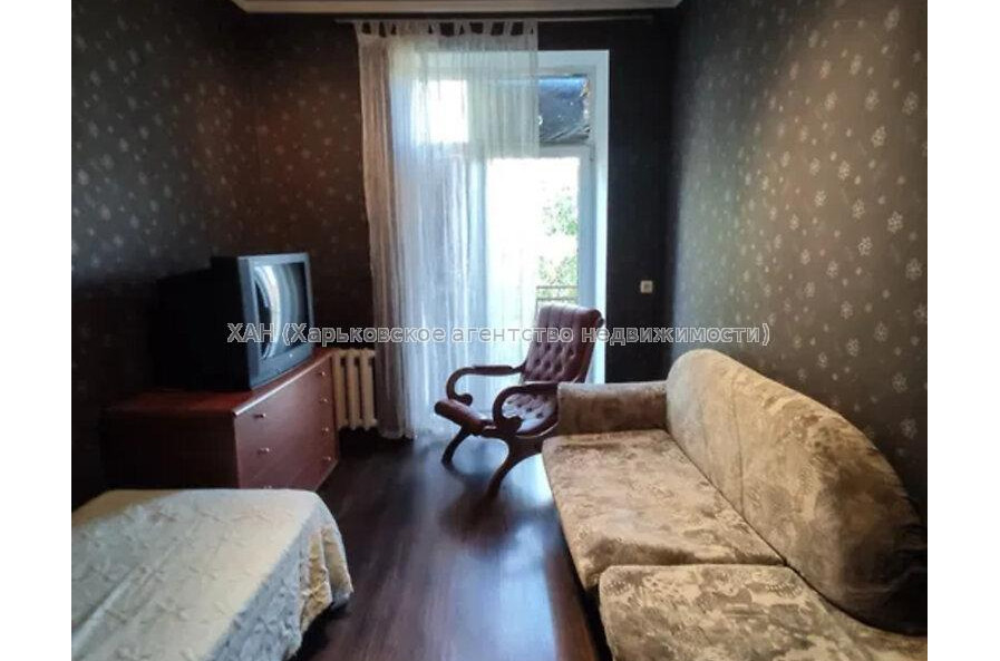 Продам квартиру, Дудинской ул. , 3 кім., 57.40 м², капитальный ремонт 