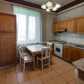Продам квартиру, Дудинской ул. , 3 кім., 57.40 м², капитальный ремонт