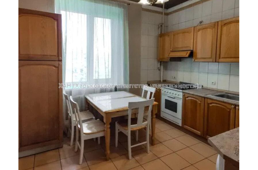 Продам квартиру, Дудинской ул. , 3 кім., 57.40 м², капитальный ремонт 