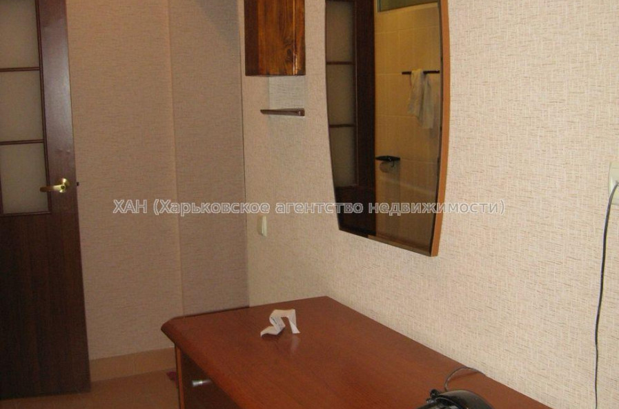 Продам квартиру, Дудинской ул. , 3 кім., 57.40 м², капитальный ремонт 