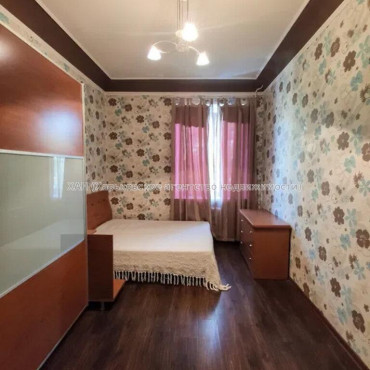 Продам квартиру, Дудинской ул. , 3 кім., 57.40 м², капитальный ремонт 