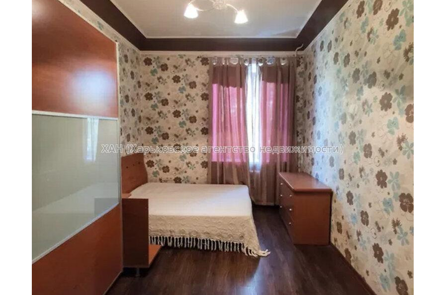 Продам квартиру, Дудинской ул. , 3 кім., 57.40 м², капитальный ремонт 