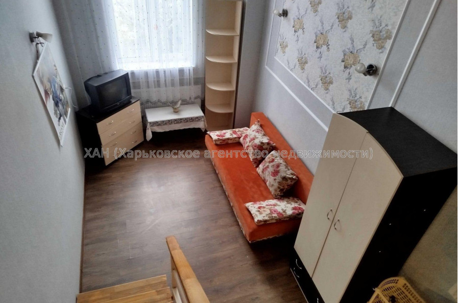 Продам квартиру, Лозовская ул. , 2 кім., 38 м², косметический ремонт 