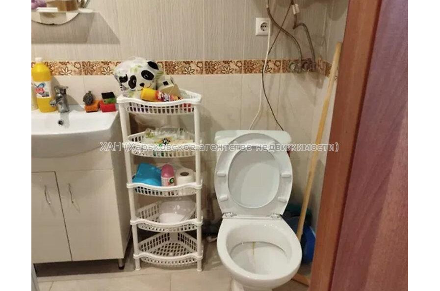 Продам квартиру, Лозовская ул. , 2 кім., 38 м², косметический ремонт 