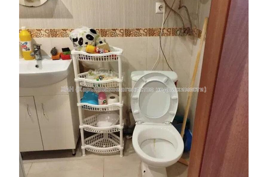 Продам квартиру, Лозовская ул. , 1 кім., 38 м², косметический ремонт 