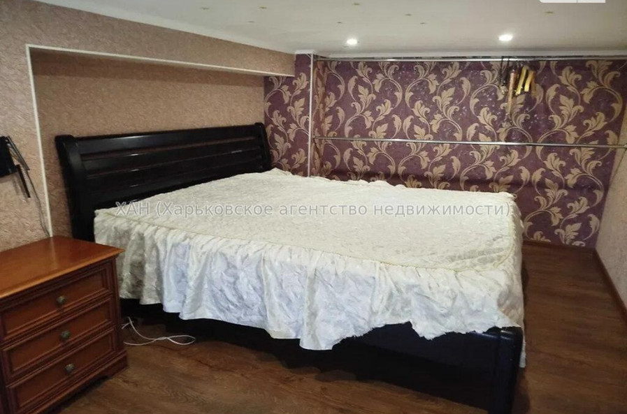 Продам квартиру, Лозовская ул. , 2 кім., 38 м², косметический ремонт 