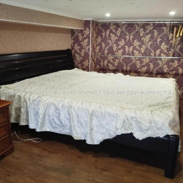 Продам квартиру, Лозовская ул. , 1 кім., 38 м², косметический ремонт 