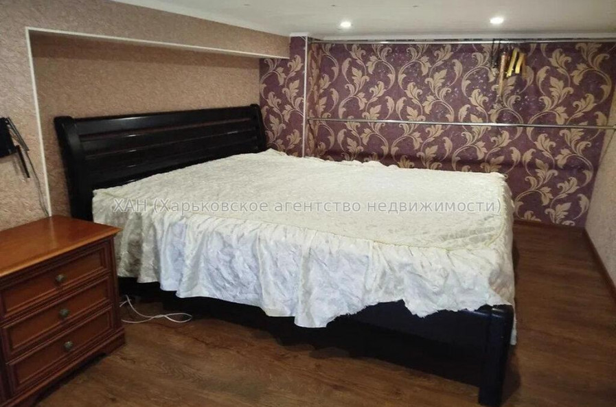 Продам квартиру, Лозовская ул. , 1 кім., 38 м², косметический ремонт 