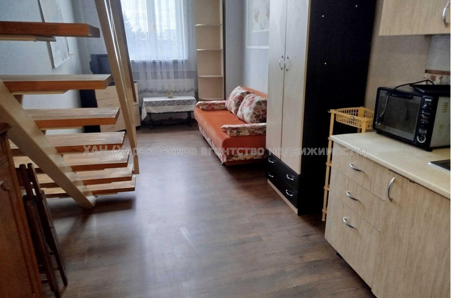 Продам квартиру, Лозовская ул. , 2 кім., 38 м², косметический ремонт 