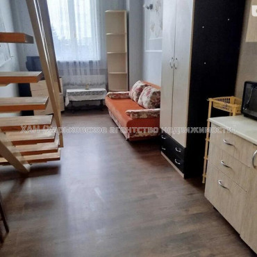 Продам квартиру, Лозовская ул. , 2 кім., 38 м², косметический ремонт 
