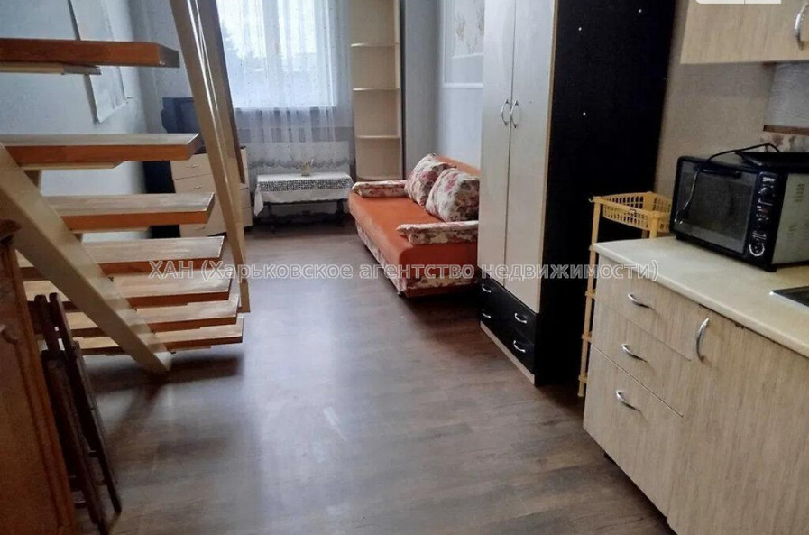 Продам квартиру, Лозовская ул. , 2 кім., 38 м², косметический ремонт 