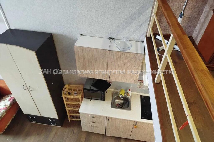 Продам квартиру, Лозовская ул. , 1 кім., 38 м², косметический ремонт 
