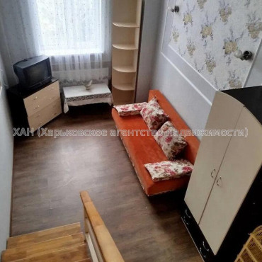 Продам квартиру, Лозовская ул. , 1 кім., 38 м², косметический ремонт 