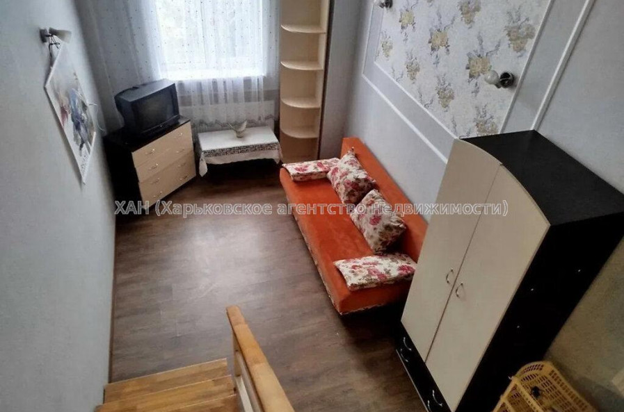 Продам квартиру, Лозовская ул. , 1 кім., 38 м², косметический ремонт 