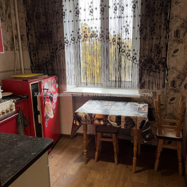 Продам квартиру, Архитектора Алёшина просп. , 1 кім., 32 м², капитальный ремонт 