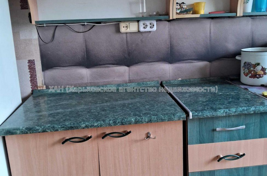 Продам квартиру, Власенко ул. , 1  ком., 13 м², косметический ремонт 