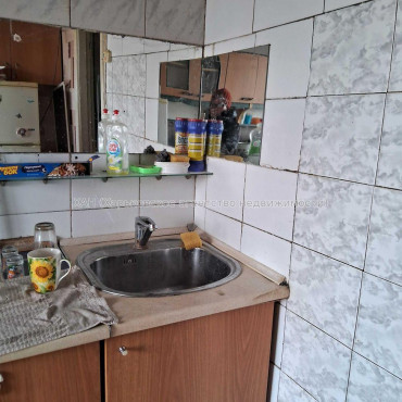 Продам квартиру, Власенко ул. , 1  ком., 13 м², косметический ремонт 