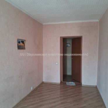 Продам квартиру, Власенко ул. , 1  ком., 13 м², косметический ремонт 