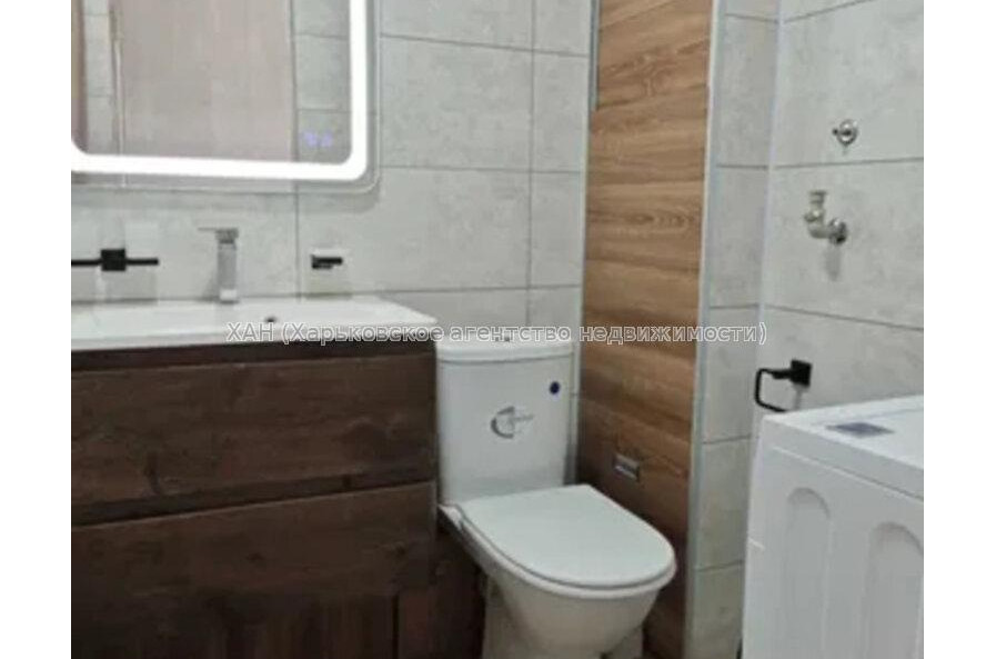 Продам квартиру, Валентиновская ул. , 2 кім., 45 м², капитальный ремонт 
