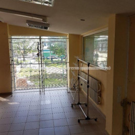 Продам нежилую недвижимость, торговое помещение , 1  ком., 203 м², капитальный ремонт