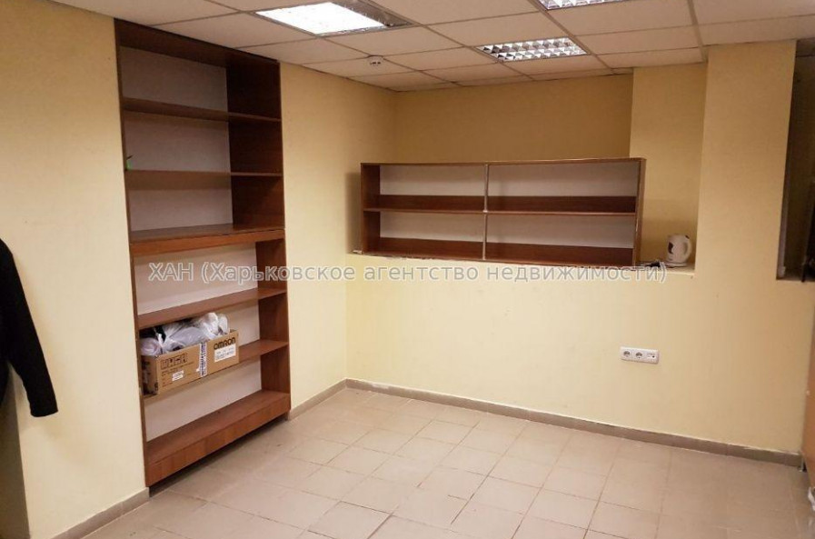 Продам нежилую недвижимость, торговое помещение , 1  ком., 203 м², капитальный ремонт 