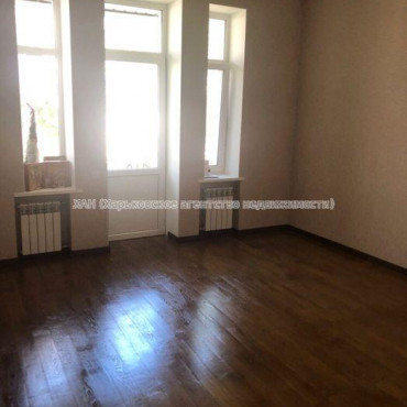 Продам квартиру, Куликовский спуск , 5 кім., 150 м², капитальный ремонт 