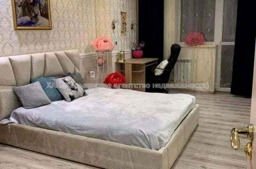 Продам квартиру, Соборности Украины ул. , 3 кім., 106 м², капитальный ремонт 