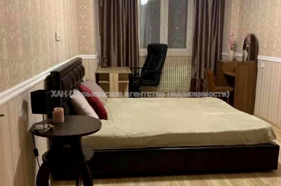 Продам квартиру, Соборности Украины ул. , 3 кім., 106 м², капитальный ремонт 