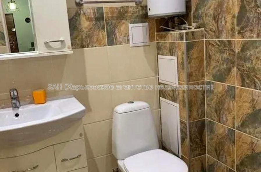 Продам квартиру, Соборности Украины ул. , 3 кім., 106 м², капитальный ремонт 