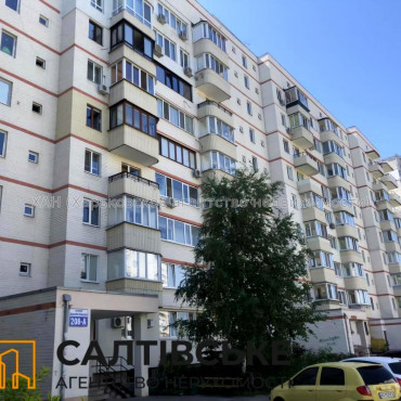 Продам квартиру, Соборности Украины ул. , 3 кім., 106 м², капитальный ремонт 