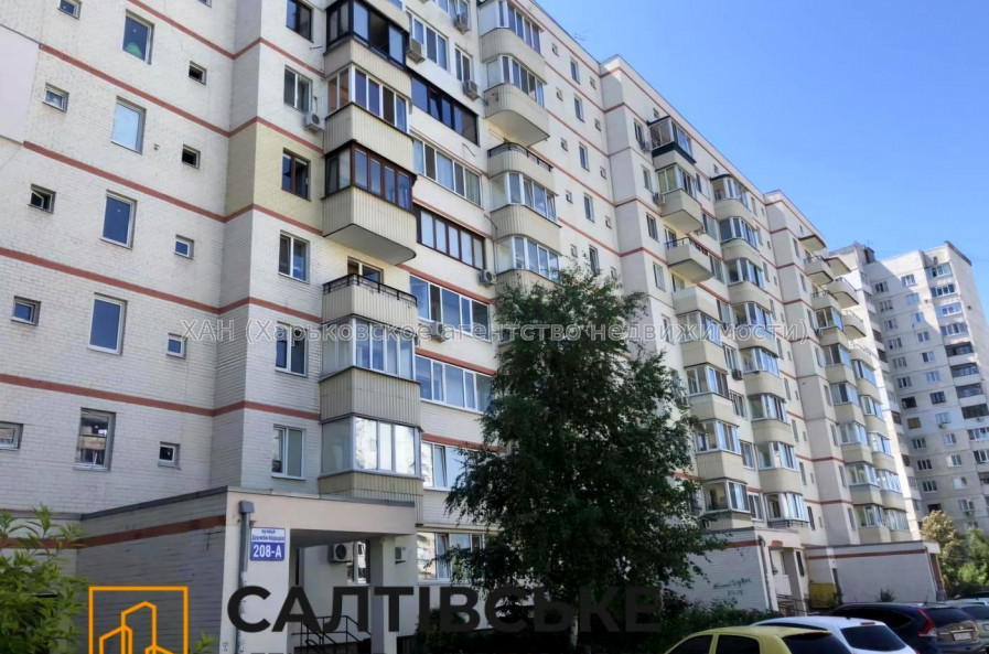 Продам квартиру, Соборности Украины ул. , 3 кім., 106 м², капитальный ремонт 