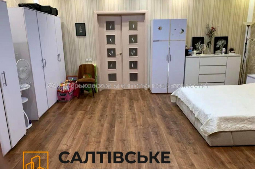 Продам квартиру, Соборности Украины ул. , 3 кім., 106 м², капитальный ремонт 