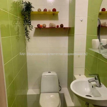 Продам квартиру, Соборности Украины ул. , 3 кім., 106 м², капитальный ремонт 