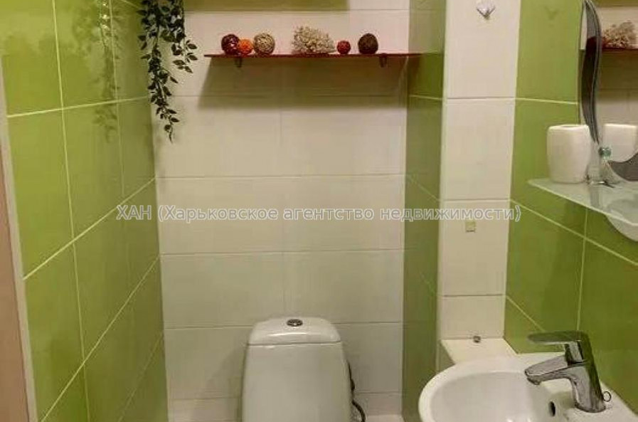 Продам квартиру, Соборности Украины ул. , 3 кім., 106 м², капитальный ремонт 