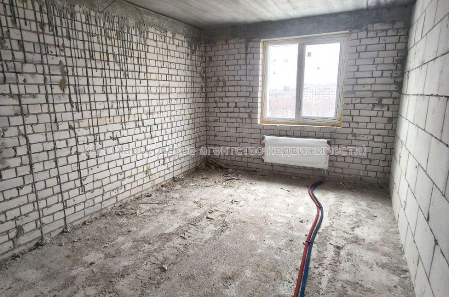 Продам квартиру, Мира ул. , 3  ком., 80 м², без внутренних работ 