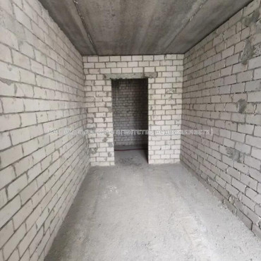 Продам квартиру, Мира ул. , 3  ком., 80 м², без внутренних работ 