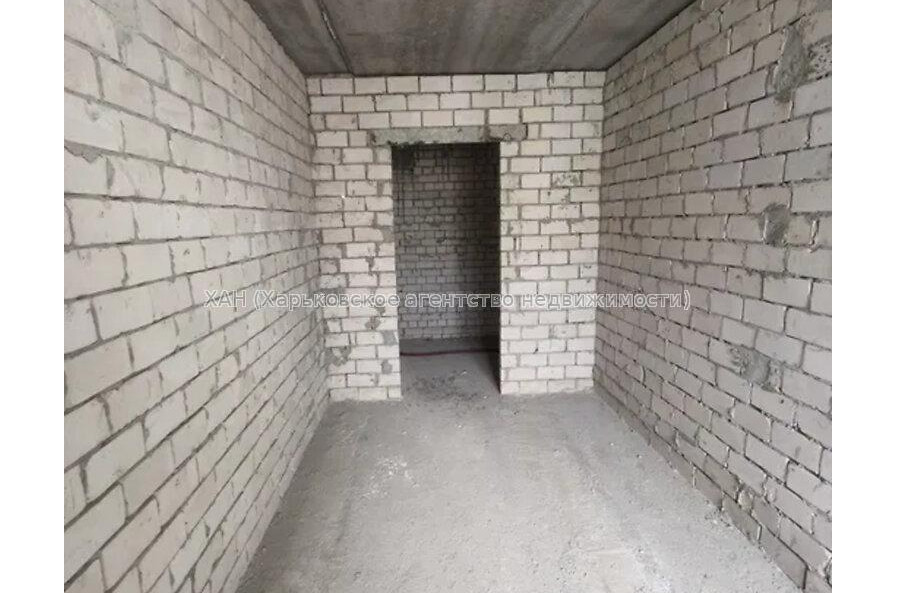 Продам квартиру, Мира ул. , 3  ком., 80 м², без внутренних работ 