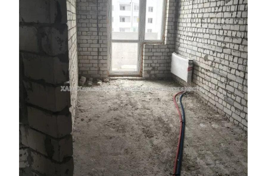 Продам квартиру, Мира ул. , 3  ком., 80 м², без внутренних работ 