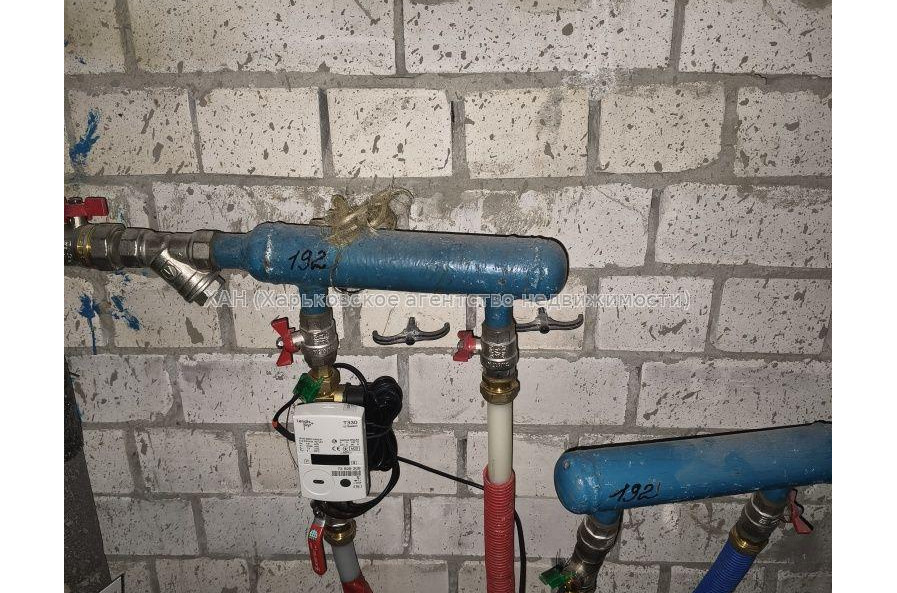 Продам квартиру, Мира ул. , 3  ком., 80 м², без внутренних работ 