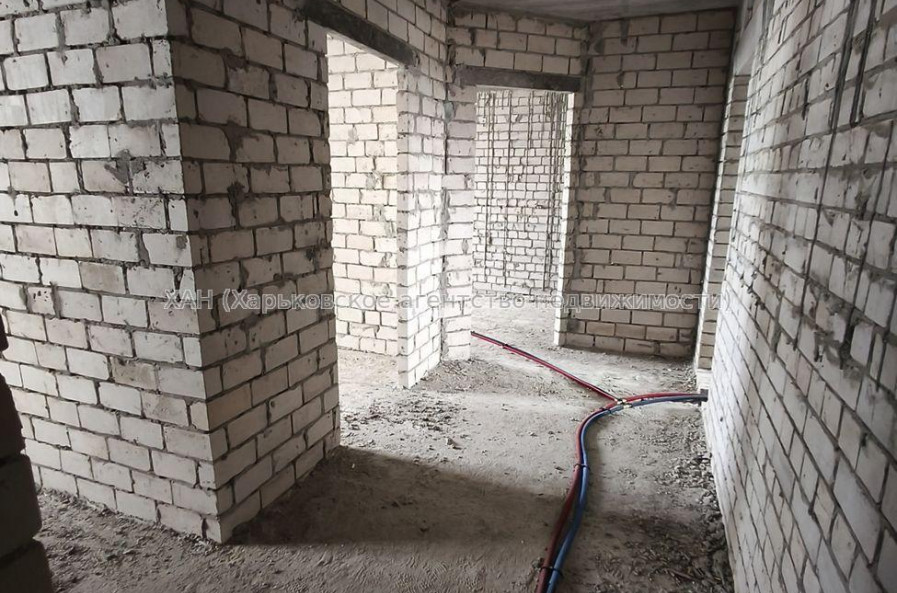 Продам квартиру, Мира ул. , 3  ком., 80 м², без внутренних работ 