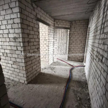 Продам квартиру, Мира ул. , 3  ком., 80 м², без внутренних работ 