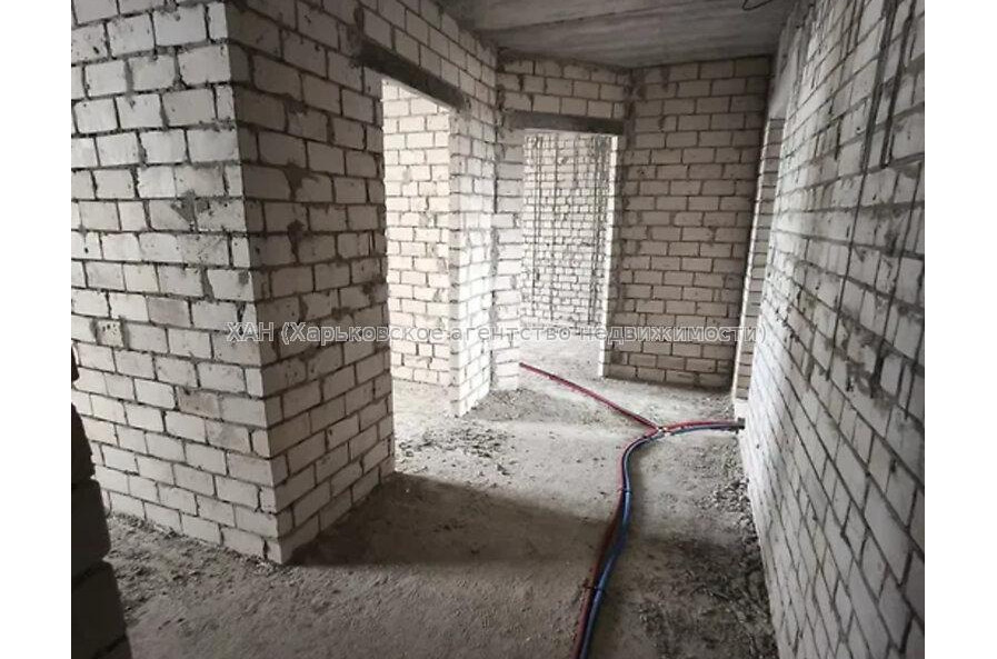 Продам квартиру, Мира ул. , 3  ком., 80 м², без внутренних работ 