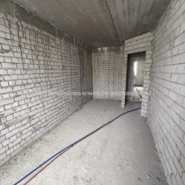 Продам квартиру, Мира ул. , 3  ком., 80 м², без внутренних работ 