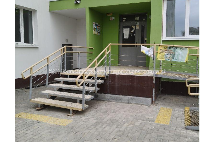 Продам квартиру, Мира ул. , 3  ком., 80 м², без внутренних работ 