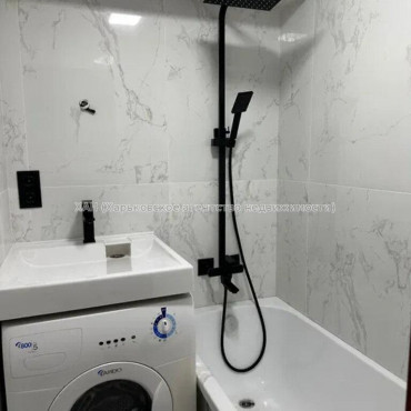 Продам квартиру, Победы просп. , 2  ком., 45.20 м², капитальный ремонт 