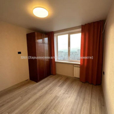 Продам квартиру, Победы просп. , 2  ком., 45.20 м², капитальный ремонт 