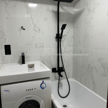 Продам квартиру, Победы просп. , 2 кім., 45.20 м², капитальный ремонт 